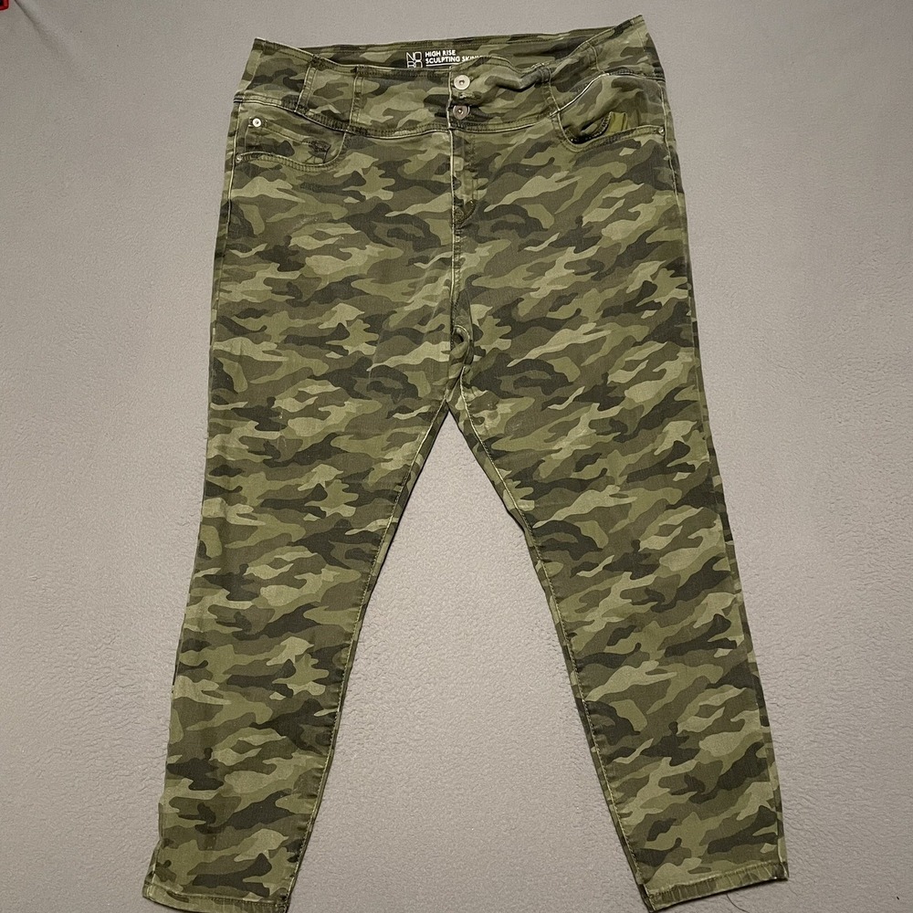 No Boundaries Camo High Rise‎ Sculpting Skinny Jeans Women's 21 Camouflage